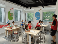 <b>入特色勾当课程</b>